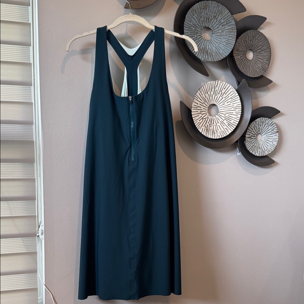 Athleta Ultimate 2 in 1 support Dress in oceanic teal/oasis blue Activewear Sz L